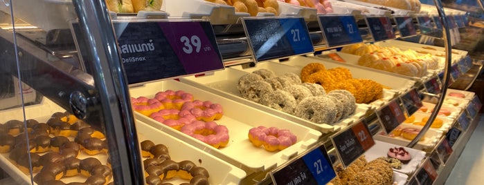 Mister Donut is one of Thailand Dining.
