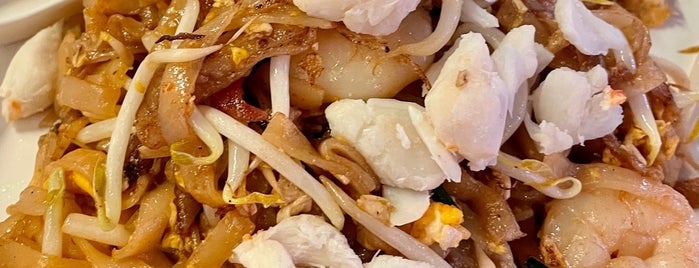 Penang Lim Brothers Char Koay Teow is one of SG Food :).