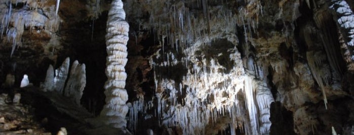 Grotte de Clamouse is one of Tempat yang Disukai AE.