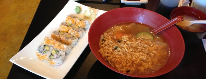 Tsunami Japanese Fusion Restaurant is one of สถานที่ที่ Michael ถูกใจ.