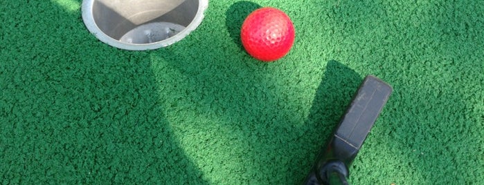 HarborView Mini Golf is one of Kid-Friendly Erie.