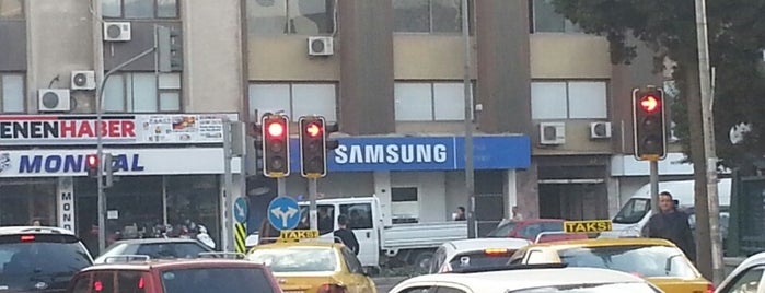 Samsung Service Destek Bilisim is one of สถานที่ที่ Swarm Kullanıcısı ถูกใจ.
