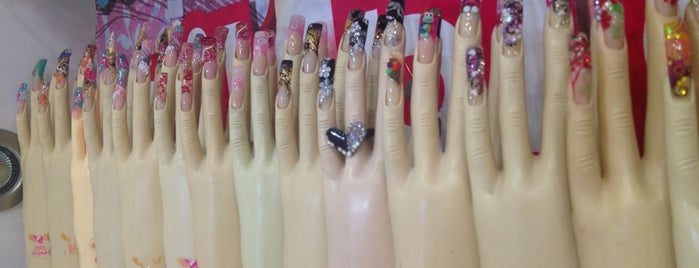 Nail Planet is one of Locais curtidos por Wong.