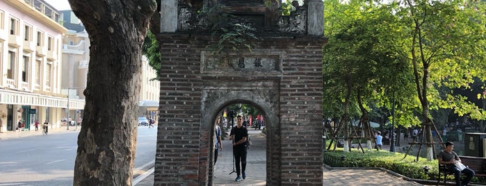 Chùa Bà Đá (Ba Da Pagoda) is one of Gianluigi : понравившиеся места.