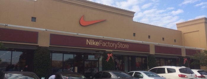 Nike Factory Store is one of Locais curtidos por Staci.