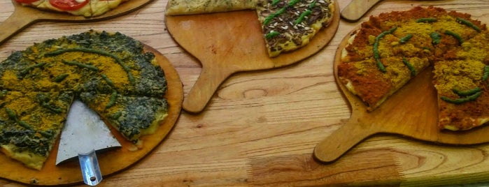 Pizza Vegana Recoleta is one of Posti che sono piaciuti a santjordi.