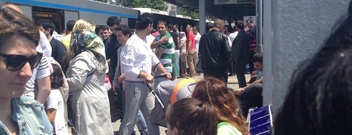 Sağmalcılar Metro İstasyonu is one of Yolumun Ustundekiler.