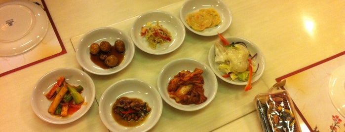 Woori Korean Restaurant is one of Top 10 dinner spots in Karawaci, Jakarta.
