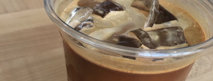 Hailed Coffee is one of The 11 Best Places for Iced Lattes in Toronto.