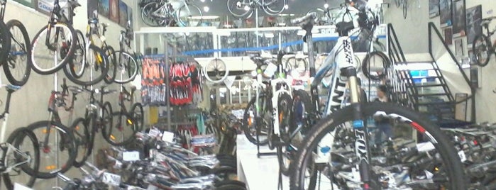 Giant Bicycles is one of Currents.