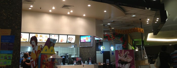 McDonald's is one of Tempat yang Disukai Josias.