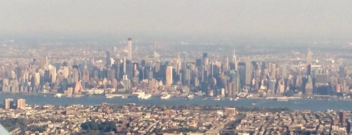 New York skyline is one of Orte, die Joshua gefallen.
