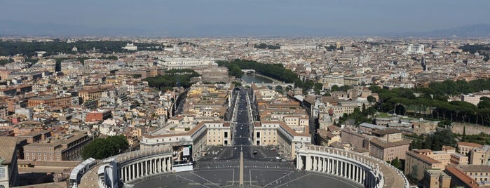St. Peter's Basilica is one of Supova in Roma.