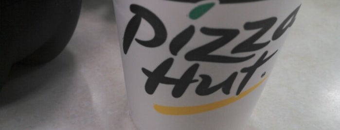 Pizza Hut is one of Ana Luciaさんのお気に入りスポット.
