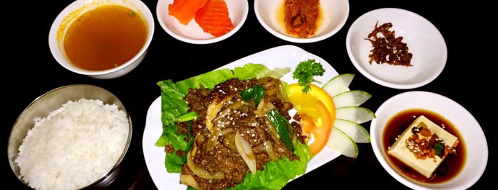 Haeun Dae Korean Restaurant (海雲台韓國料理餐館) is one of Kuching food.