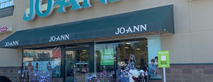 JOANN Fabrics and Crafts is one of Lugares favoritos de Rachel.