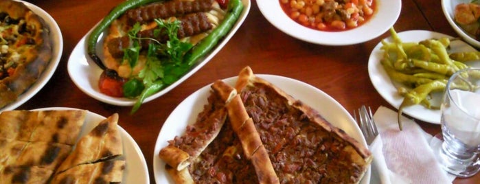 Soydaş pide kebap ve lahmacun salonu is one of Smhさんのお気に入りスポット.