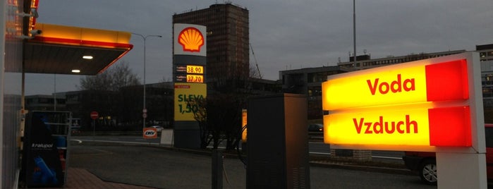 Shell is one of Orte, die Petr gefallen.