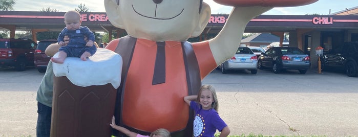 The Rootbeer Stand is one of Locais curtidos por Gail.