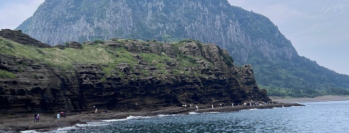 Yongmeori Beach is one of Jeju.