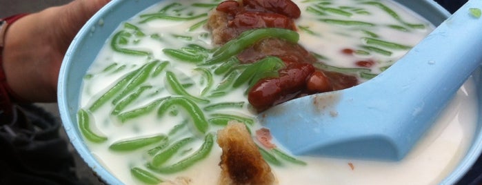 Penang Road Famous Teochew Chendul (Tan) is one of Locais curtidos por Jean.