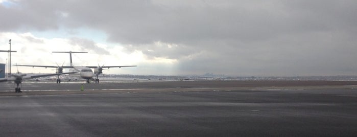 Rocky Mountain Metropolitan Airport (BJC) is one of Posti che sono piaciuti a Chai.