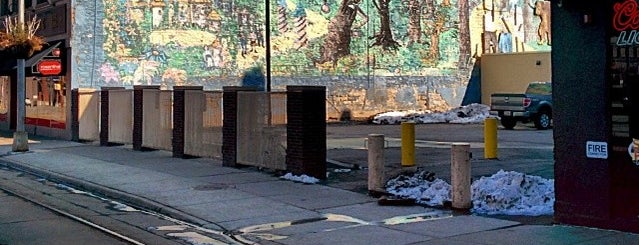 Warehouse District/Hennepin Ave LRT Station is one of Alan'ın Beğendiği Mekanlar.