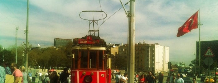 Place Taksim is one of istanbuldaysan istanbulu yaşayacaksın:).