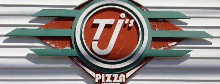 TJ's Pizzaria & Pasta is one of Lieux qui ont plu à Jim_Mc.