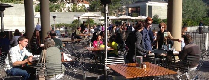 The Cafe At The Getty Villa is one of David'in Beğendiği Mekanlar.
