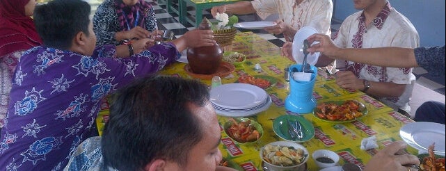 Pemancingan "Kampung Pring" is one of Favorite Food.