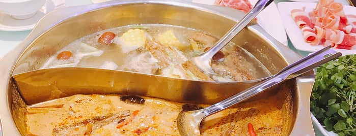 Lẩu hồng kông  bone & Pot 有骨气火鍋 is one of Danh sách quán Ăn.