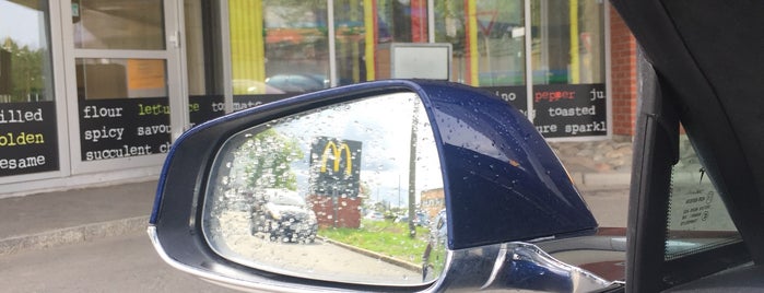 McDonald's is one of N.: сохраненные места.