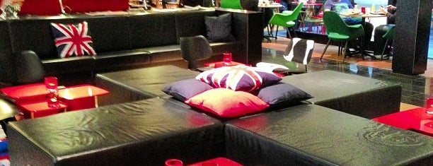 citizenM London Bankside is one of Locais curtidos por Emine.