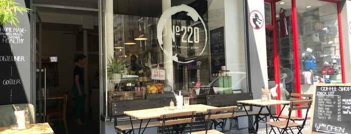 No. 220 is one of Restaurants Paris.