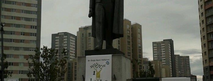 Cumhuriyet Meydanı is one of $€D€Fさんの保存済みスポット.