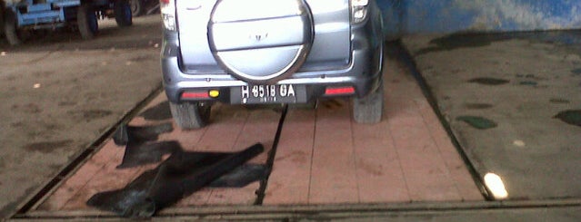 Cucian mobil kokrosono is one of Car Wash Semarang.