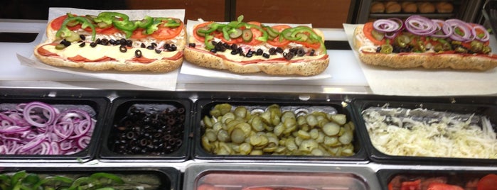 SUBWAY is one of Lalita'nın Beğendiği Mekanlar.