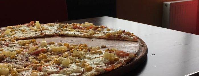 Chilli Pizza is one of Tempat yang Disukai omerf@ruk ✈ 🌍.