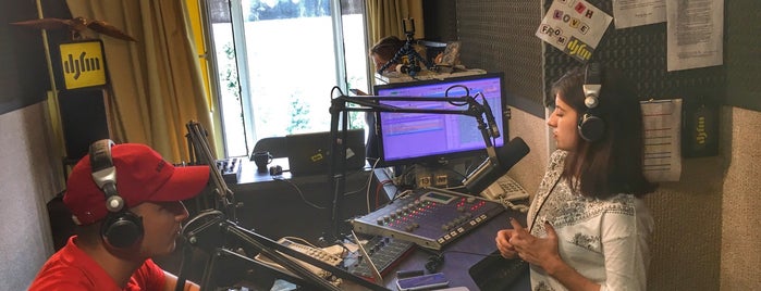 Radio DJFM is one of Плейсы.