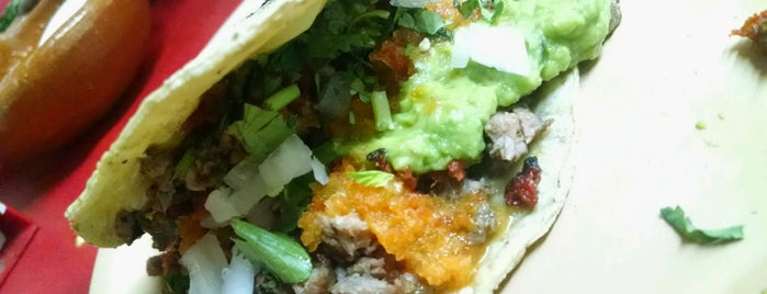 Tacos de Asada "La Serranita" is one of Orte, die Ye gefallen.