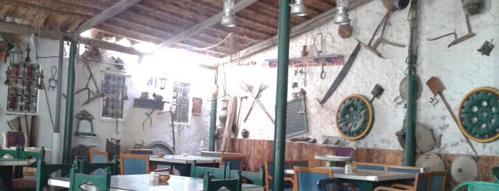 Restaurant Essofra is one of Neel'in Beğendiği Mekanlar.