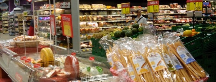 Carrefour Market is one of Milano.