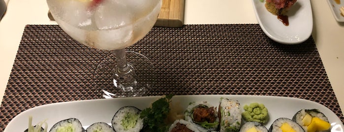 Sushihana & The Gin House is one of Lugares favoritos de Josie.