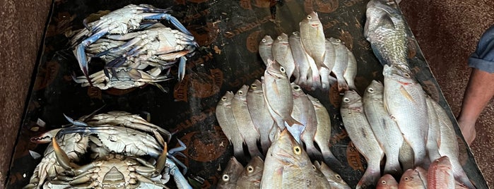 Cape Town Fish Market is one of Zanzibar.