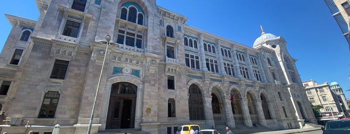 Tarihi Postahane Binası is one of İstanbul 10.