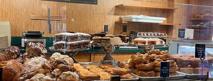 Bourke Street Bakery is one of Alessandro's Saved Places.