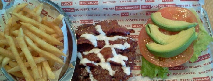 Smashburger is one of Tempat yang Disukai Seth.