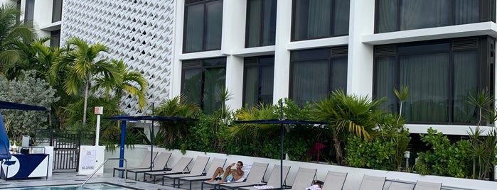 Moxy Miami South Beach is one of Bars Miami.
