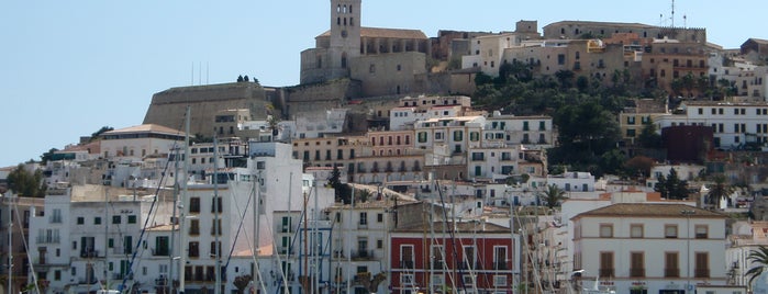 Dalt Vila is one of Mediterranian. Море, пляжи.